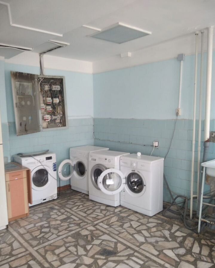 комната г Красноярск р-н Центральный ул Ады Лебедевой 12 фото 6