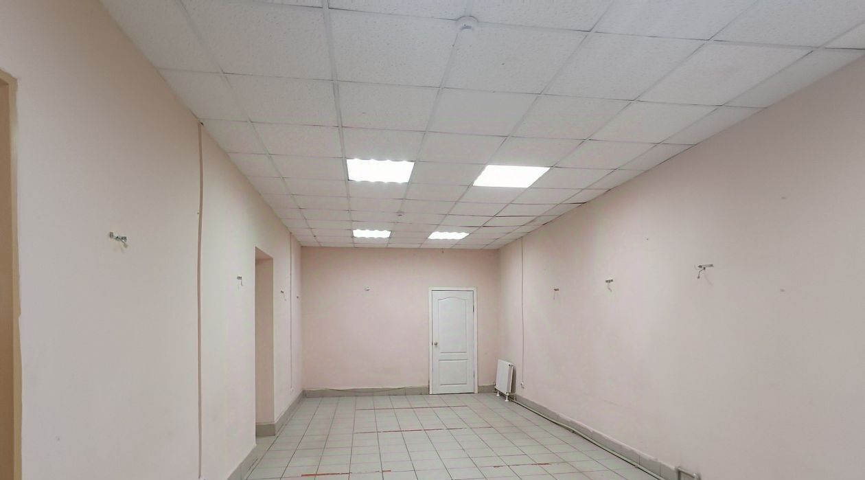 торговое помещение г Саратов р-н Волжский ул им Кутякова И.С. 4 фото 6