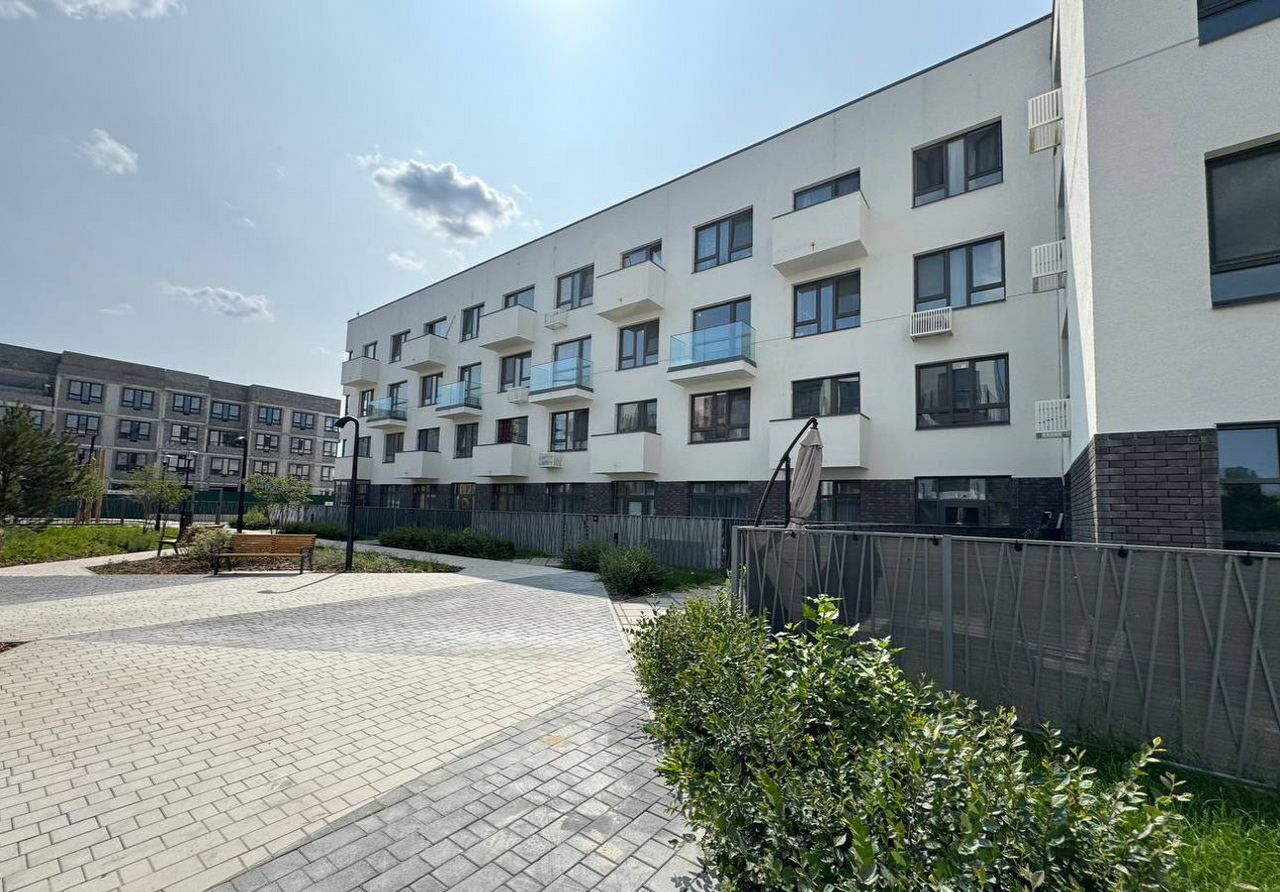 квартира г Тюмень р-н Ленинский ул Сергея Свиридова 11 фото 1