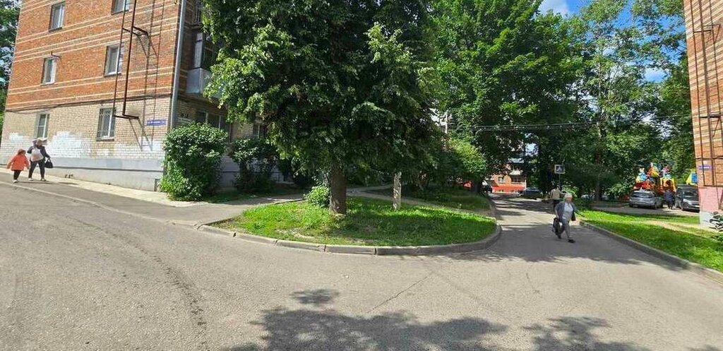 квартира г Смоленск ул Нахимова 3а фото 1