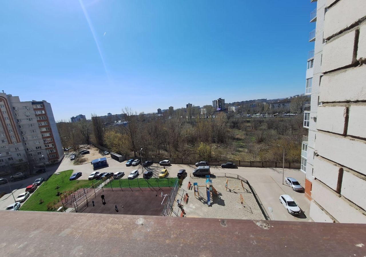 квартира г Волгоград р-н Дзержинский пр-кт Маршала Жукова 98б фото 1
