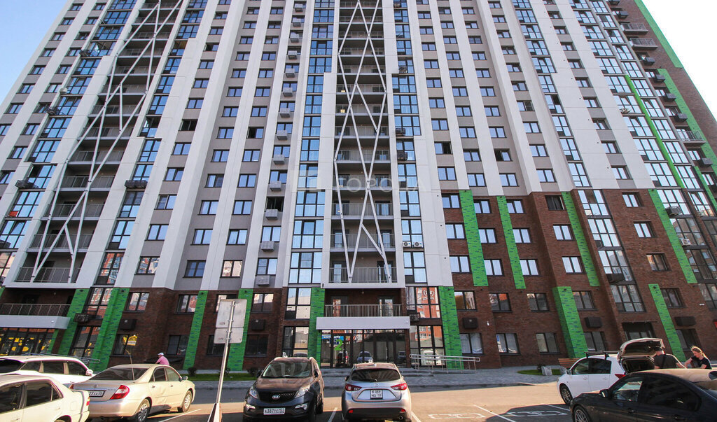 квартира г Барнаул ул им В.Т.Христенко 3 фото 2