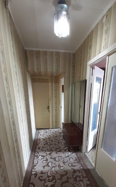 квартира г Волгоград р-н Дзержинский ул 8-й Воздушной Армии 47 фото 2