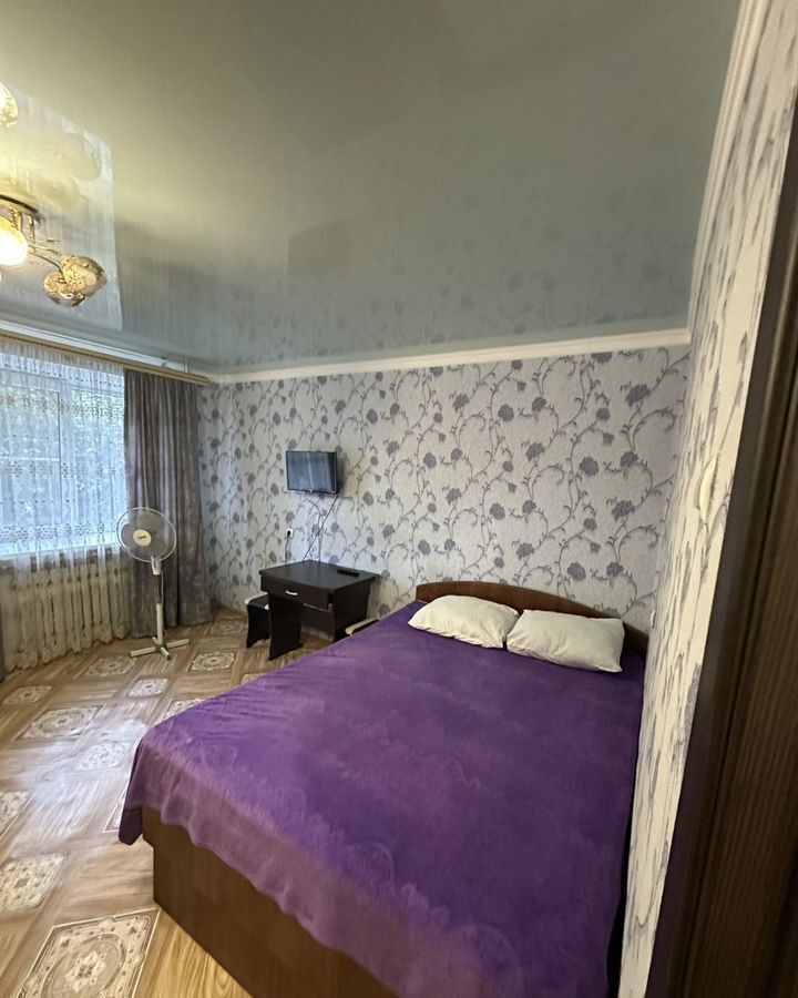 квартира г Каменск-Шахтинский ул Ворошилова 143/2 фото 1