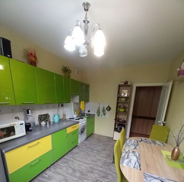 квартира г Тольятти р-н Автозаводский 13 квартал ул 40 лет Победы 100 фото 2