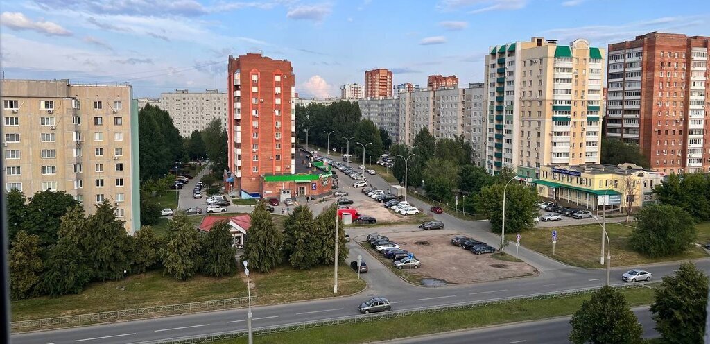 квартира г Тольятти р-н Автозаводский 18 квартал ул Автостроителей 4 фото 2