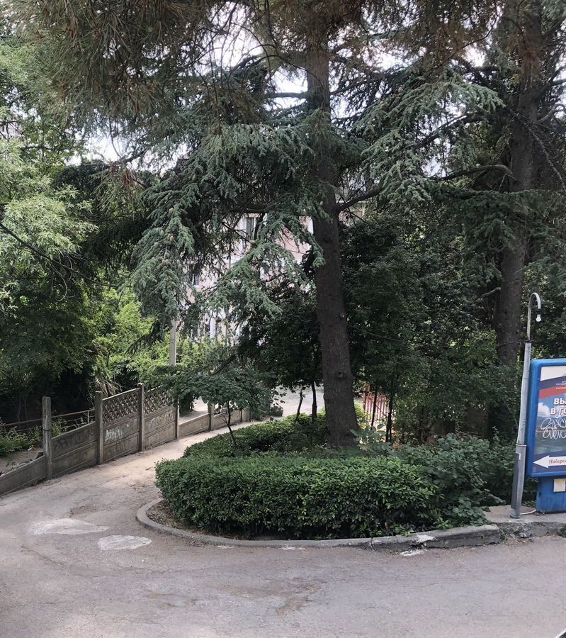 земля г Ялта парк имени Мордвинова фото 2