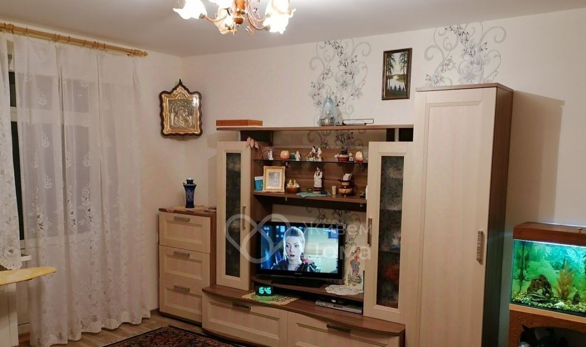 квартира г Волгоград р-н Тракторозаводский ул им. адмирала Ушакова 8 фото 4