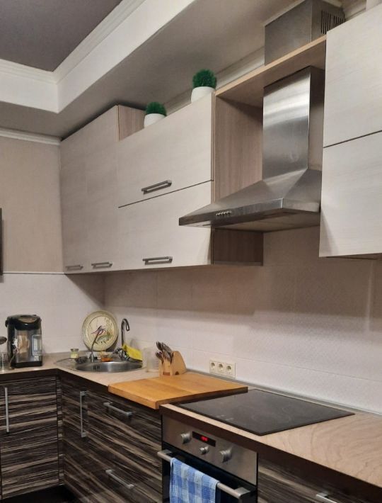 квартира г Тольятти р-н Комсомольский ул Лизы Чайкиной 70а фото 1
