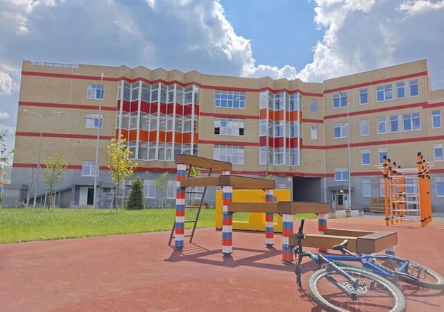 р-н Октябрьский ул Дмитрия Петрова 7 фото