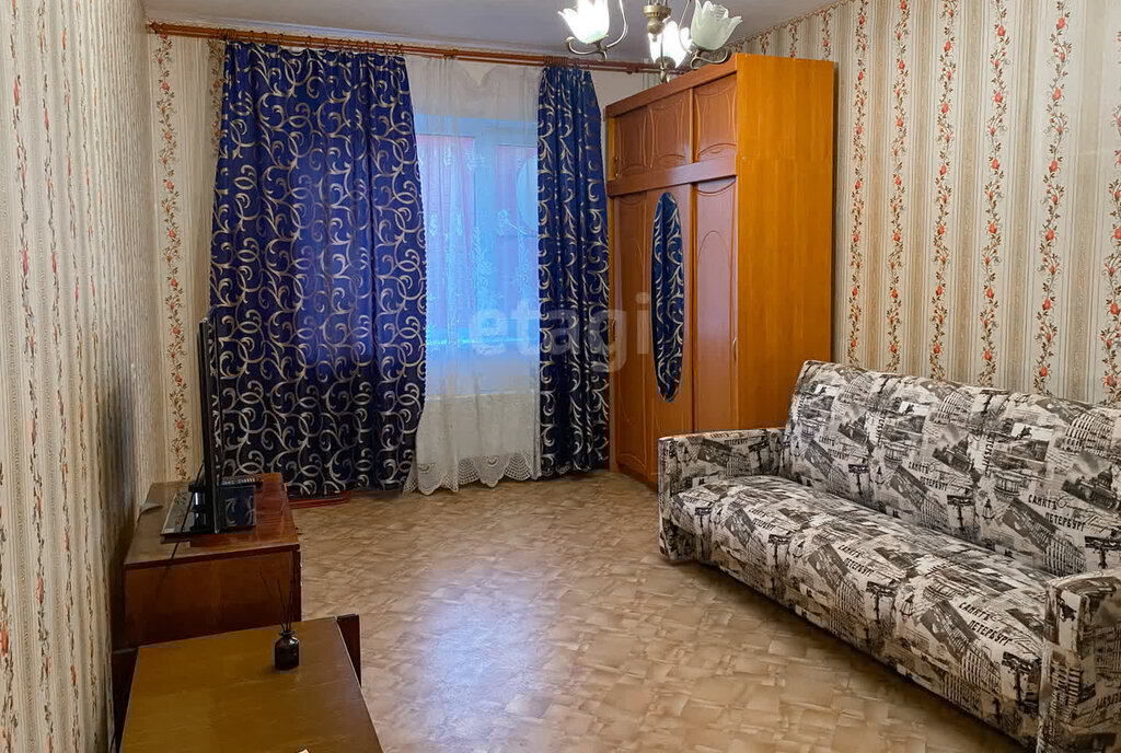 квартира р-н Киришский г Кириши ул Нефтехимиков 24а фото 2