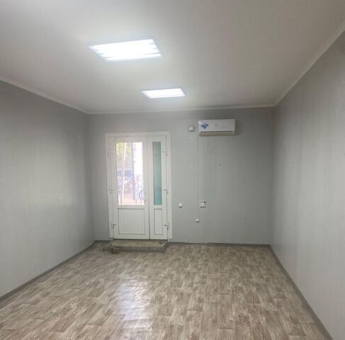 торговое помещение р-н Бахчисарайский г Бахчисарай ул Ракитского 2/2 фото