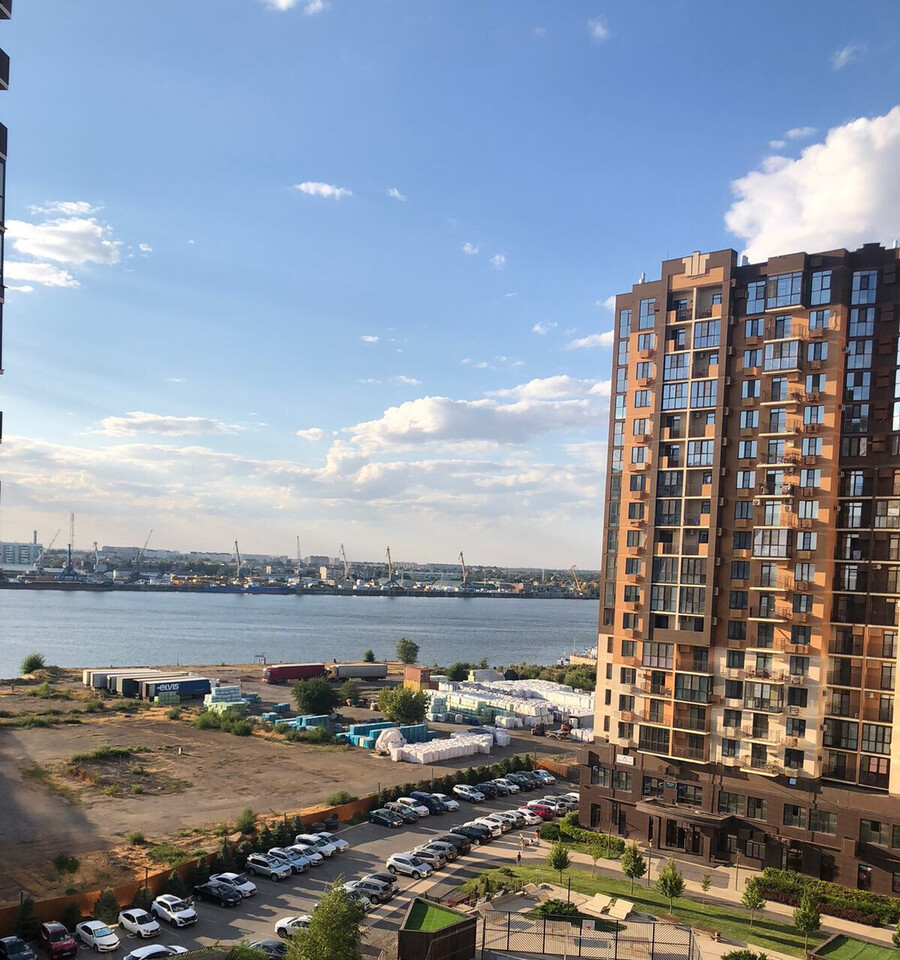 квартира г Астрахань улица Набережная Приволжского затона, 22а фото 2