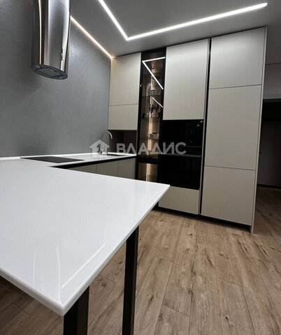 квартира р-н мкр 140Б 5 фото