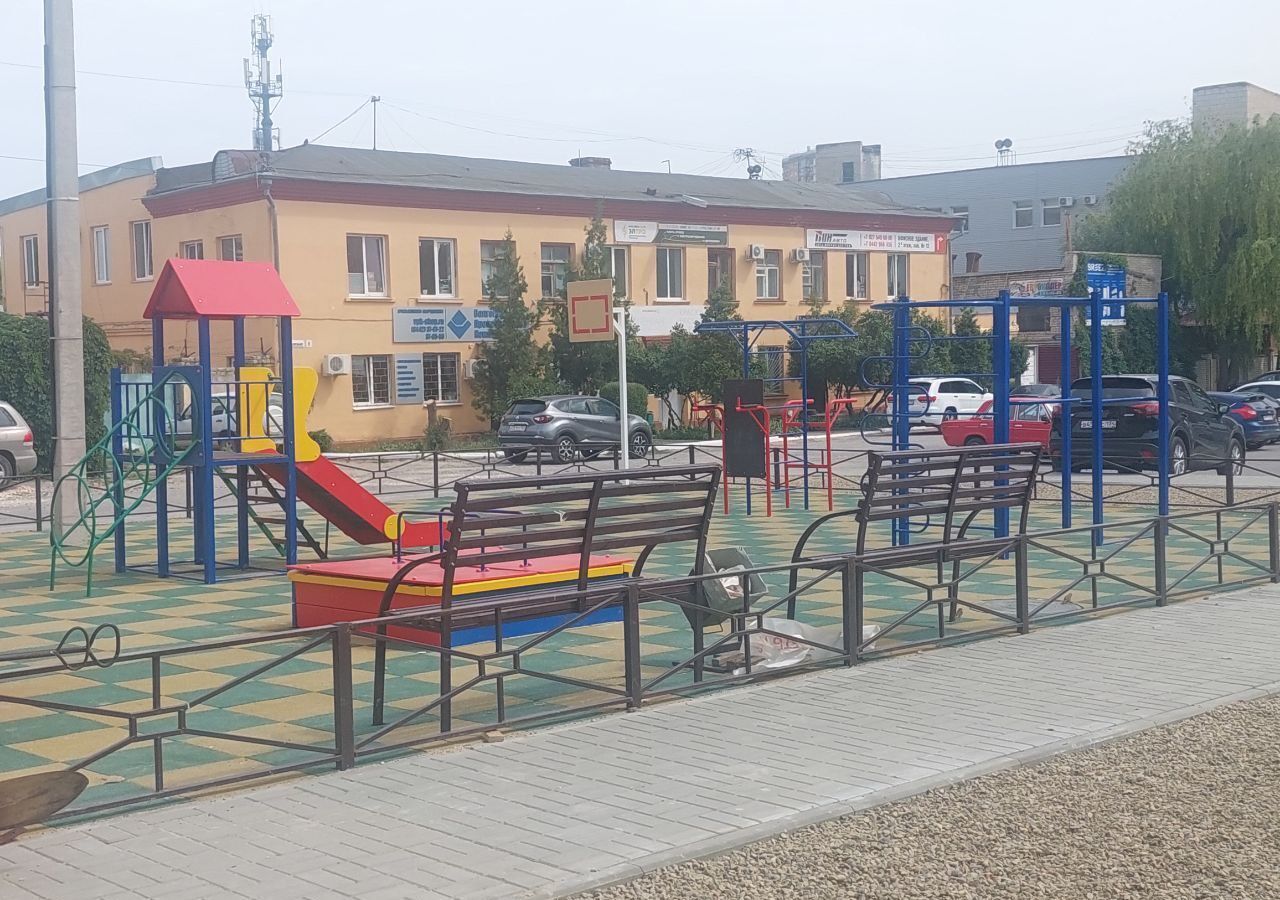 квартира г Волгоград мкр Ангарский р-н Дзержинский ул Бурейская 2г фото 2