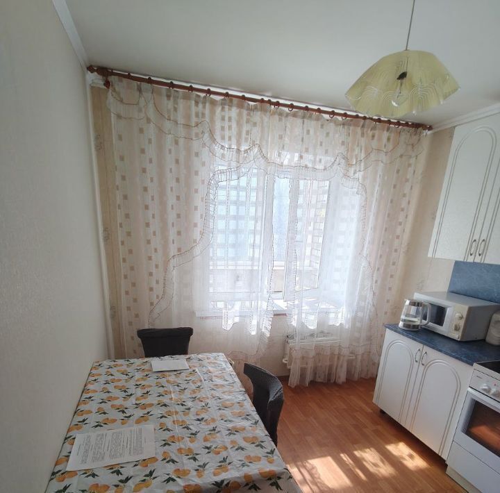 квартира г Тольятти р-н Автозаводский б-р Цветной 10 16-й кв-л фото 1