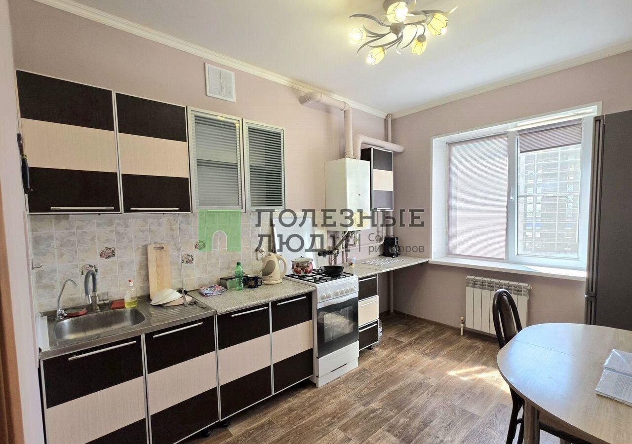 квартира г Астрахань р-н Советский ул Космонавтов 18к/3 фото 2