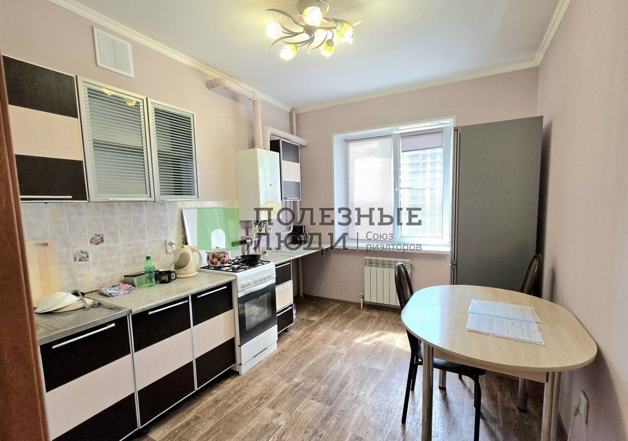 квартира г Астрахань р-н Советский ул Космонавтов 18к/3 фото 3
