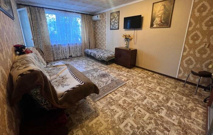квартира г Евпатория пгт Мирный ул Сырникова 18 фото 3