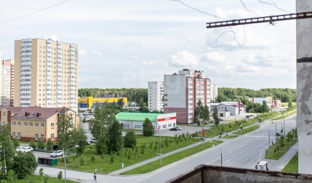 квартира г Тобольск 39, 10-й микрорайон фото 3