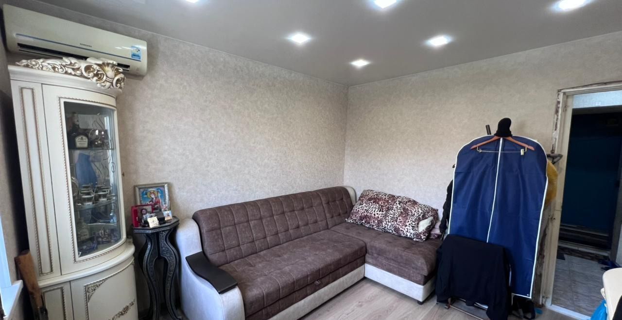 комната г Волгоград р-н Дзержинский ул Шекснинская 18 фото 1