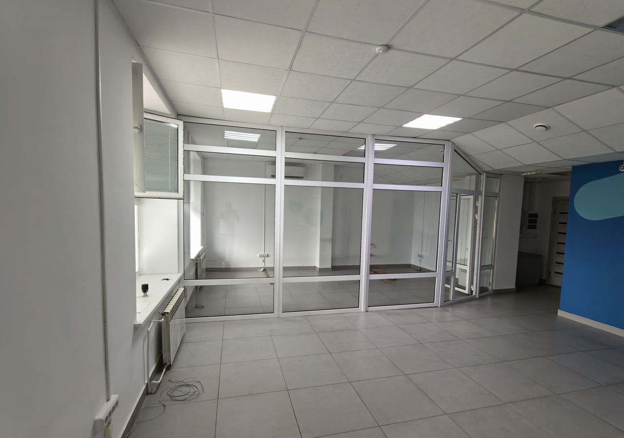 свободного назначения г Уфа р-н Орджоникидзевский ул Комарова 8 фото 3