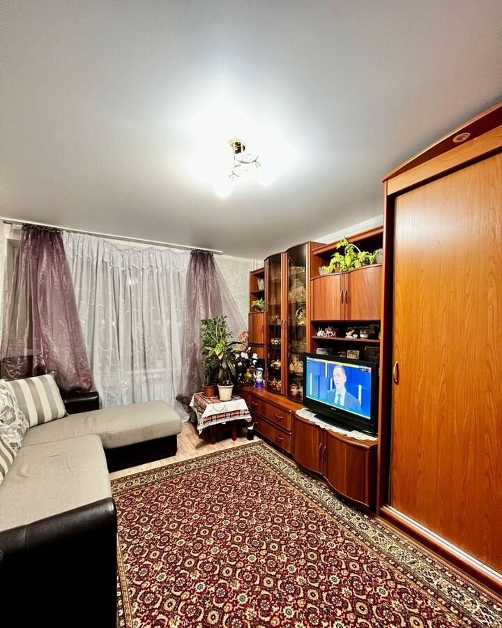 квартира г Тольятти р-н Автозаводский 10-й квартал б-р Луначарского 6 фото 2