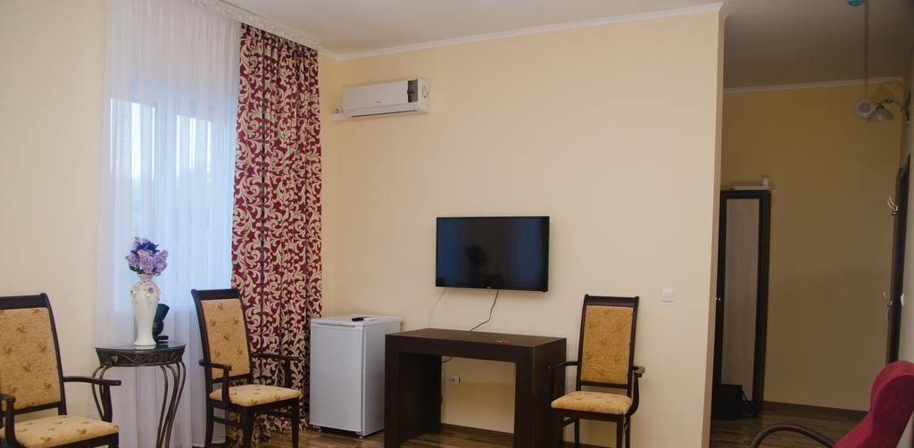 комната р-н Ейский г Ейск ул Кропоткина 159 фото 4