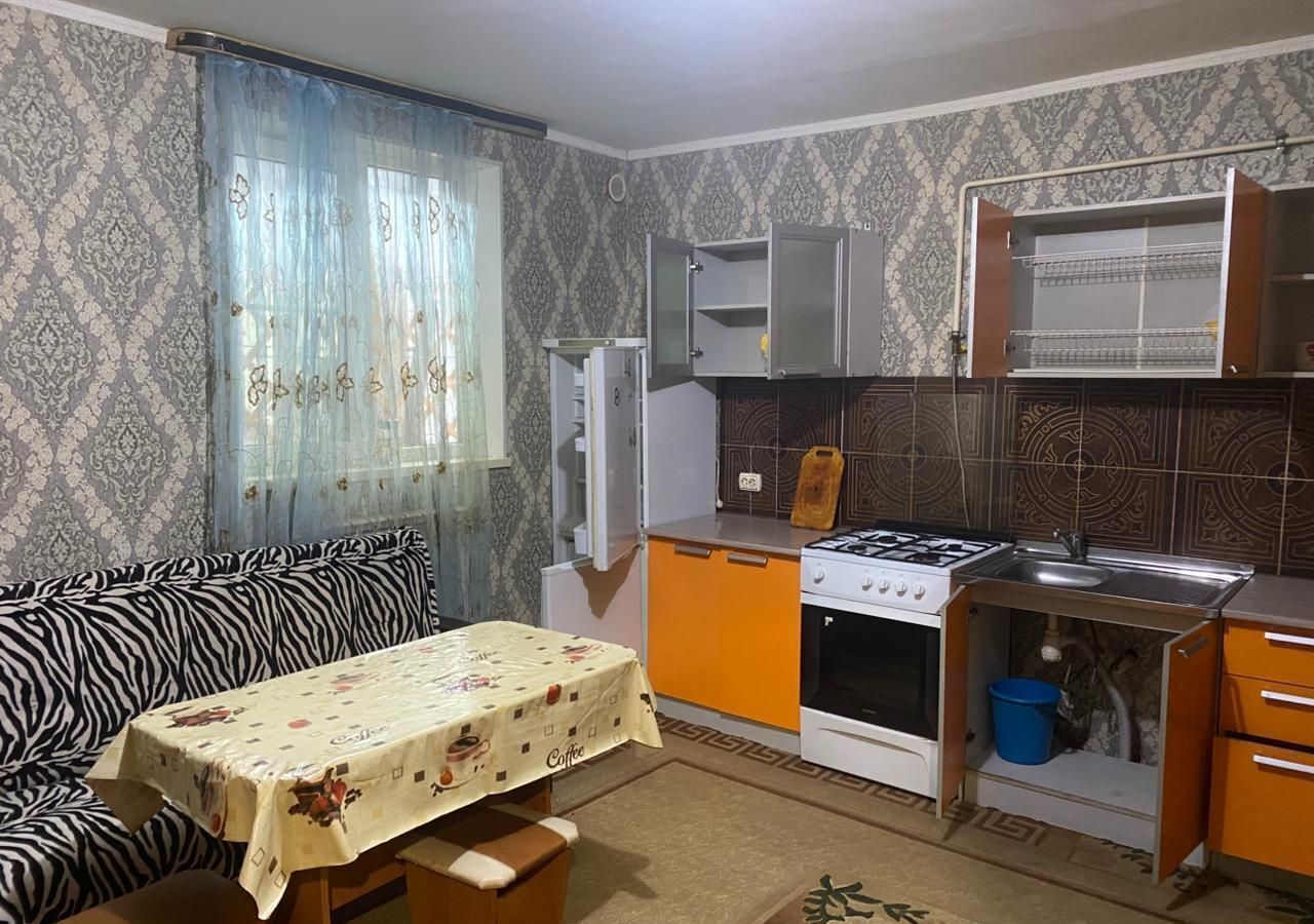 дом г Волгоград р-н Дзержинский мкр Жилгородок ул Шебелинская 30 фото 1
