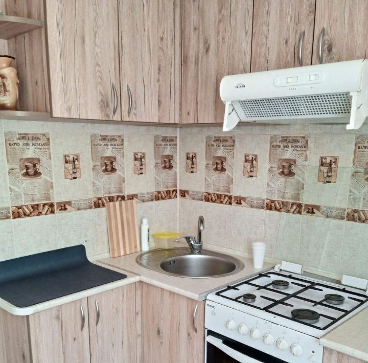 квартира г Симферополь р-н Центральный ул Миллера Ж.А. фото 1
