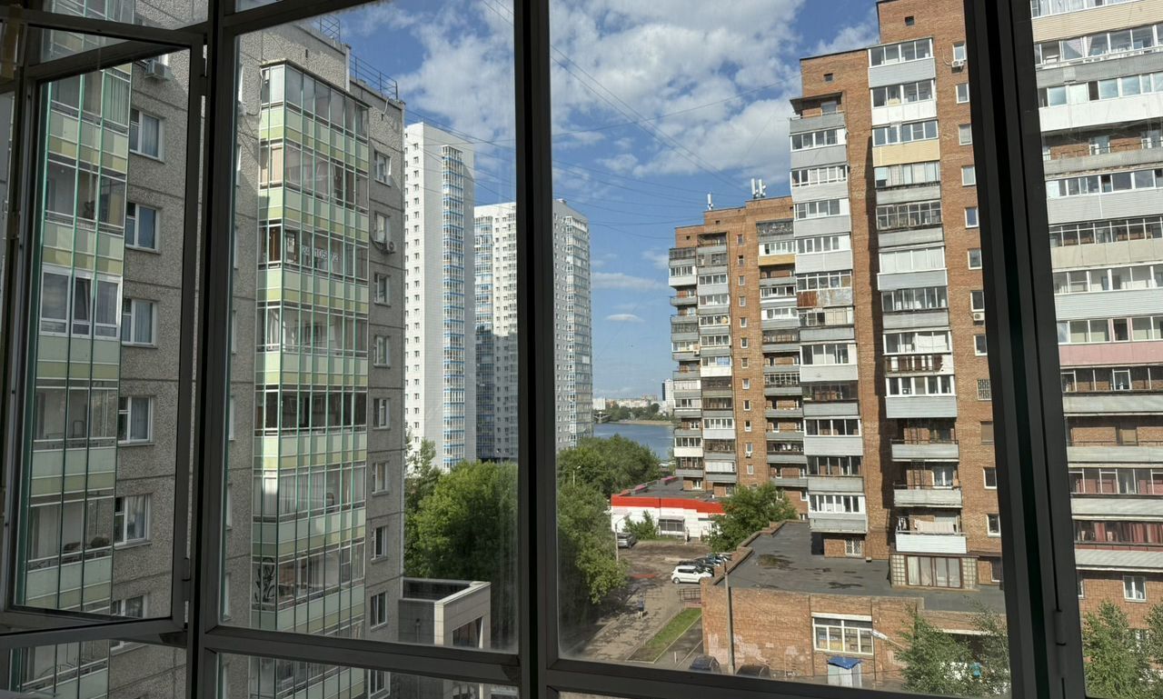квартира г Красноярск р-н Свердловский ул Карамзина 9 фото 7