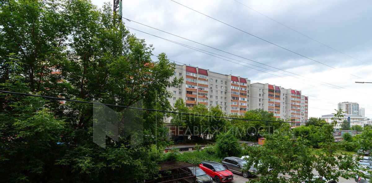 квартира г Тюмень р-н Центральный ул 50 лет Октября 1а фото 26