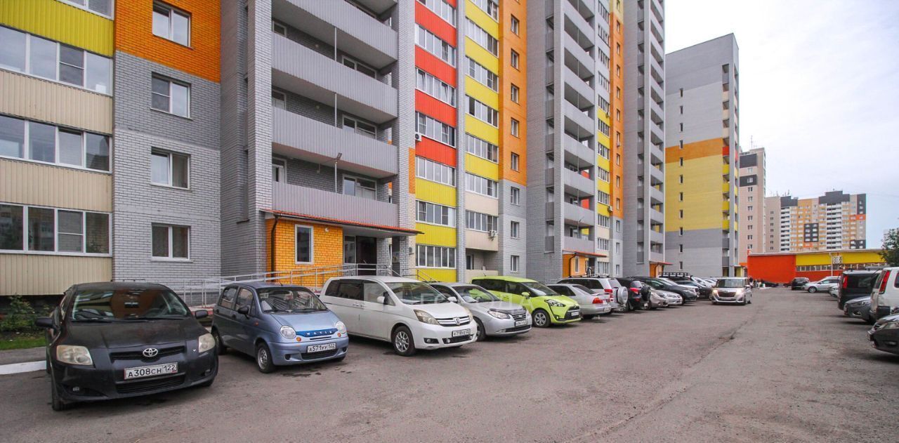 квартира г Барнаул р-н Индустриальный ул Балтийская 96 фото 4