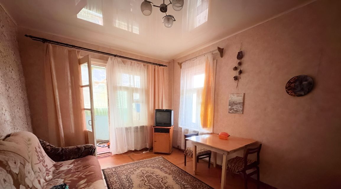 комната г Саратов р-н Кировский ул им Бирюзова С.С. 17 фото 2