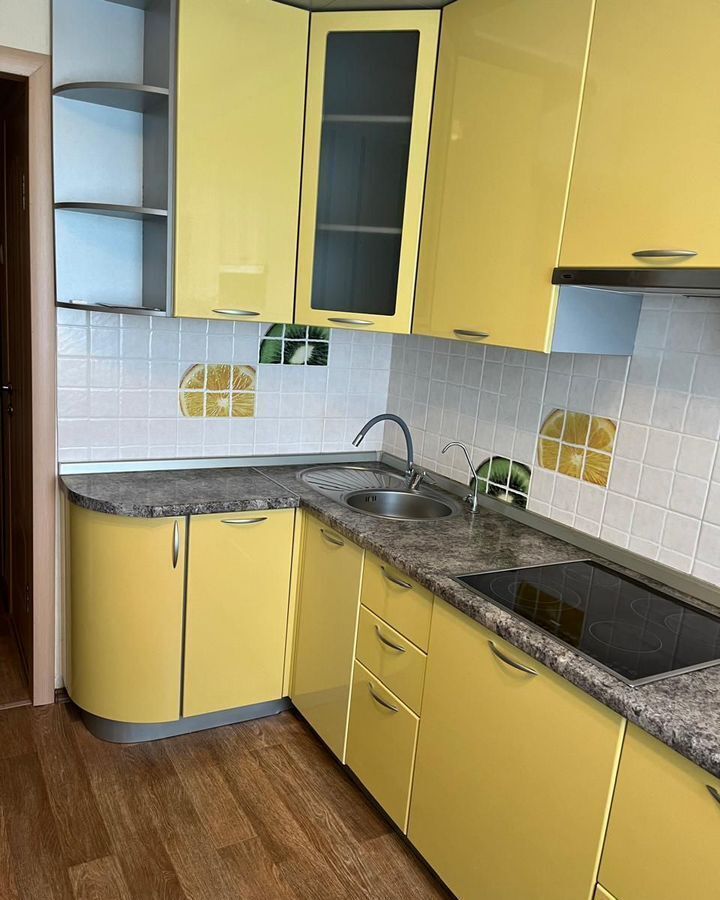 квартира г Тольятти р-н Автозаводский ул Свердлова 48 фото 1