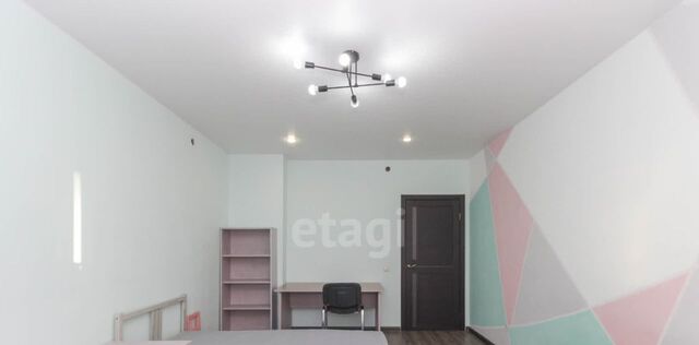 квартира р-н Кировский ул Звездная 8к/1 фото