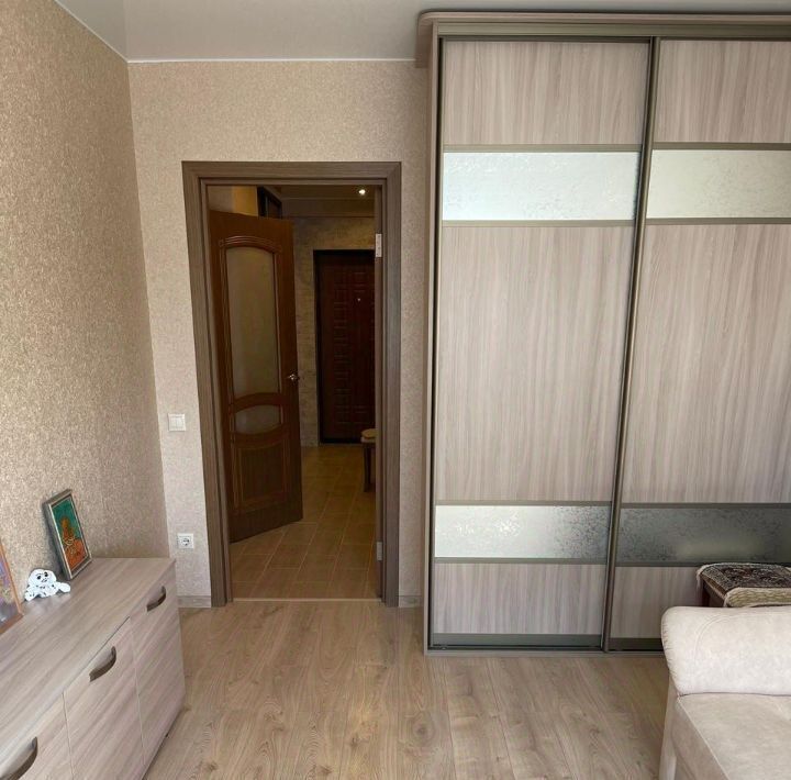 квартира г Омск р-н Кировский б-р М.М.Кузьмина 21 фото 2