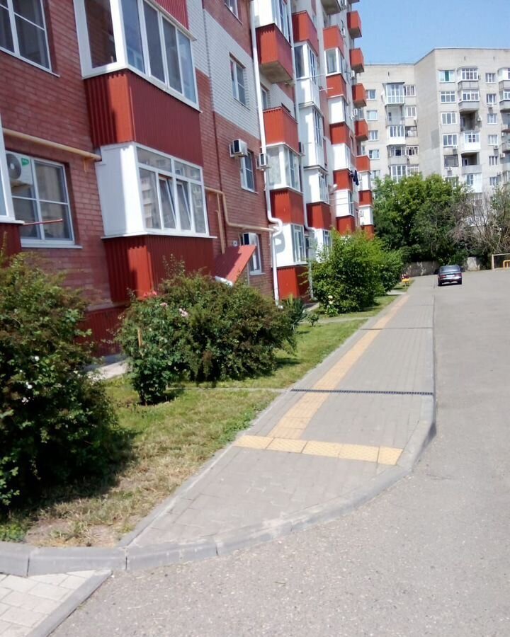 квартира р-н Ейский г Ейск ул Коммунистическая 17 фото 1