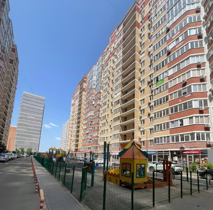 квартира г Краснодар р-н Прикубанский ул им. Цезаря Куникова 24к/2 фото 24