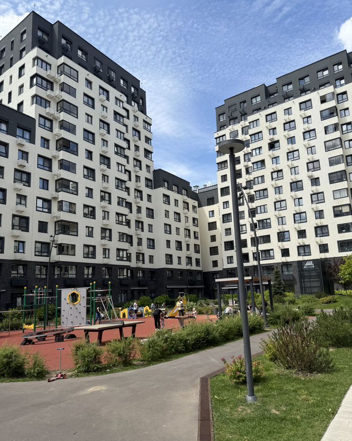 квартира г Москва п Десеновское д Ватутинки новые Ватутинки мкр. «Центральный» ТиНАО Троицк ул 4-я Нововатутинская 15к/1 р-н Десёновское, Московская область фото 3