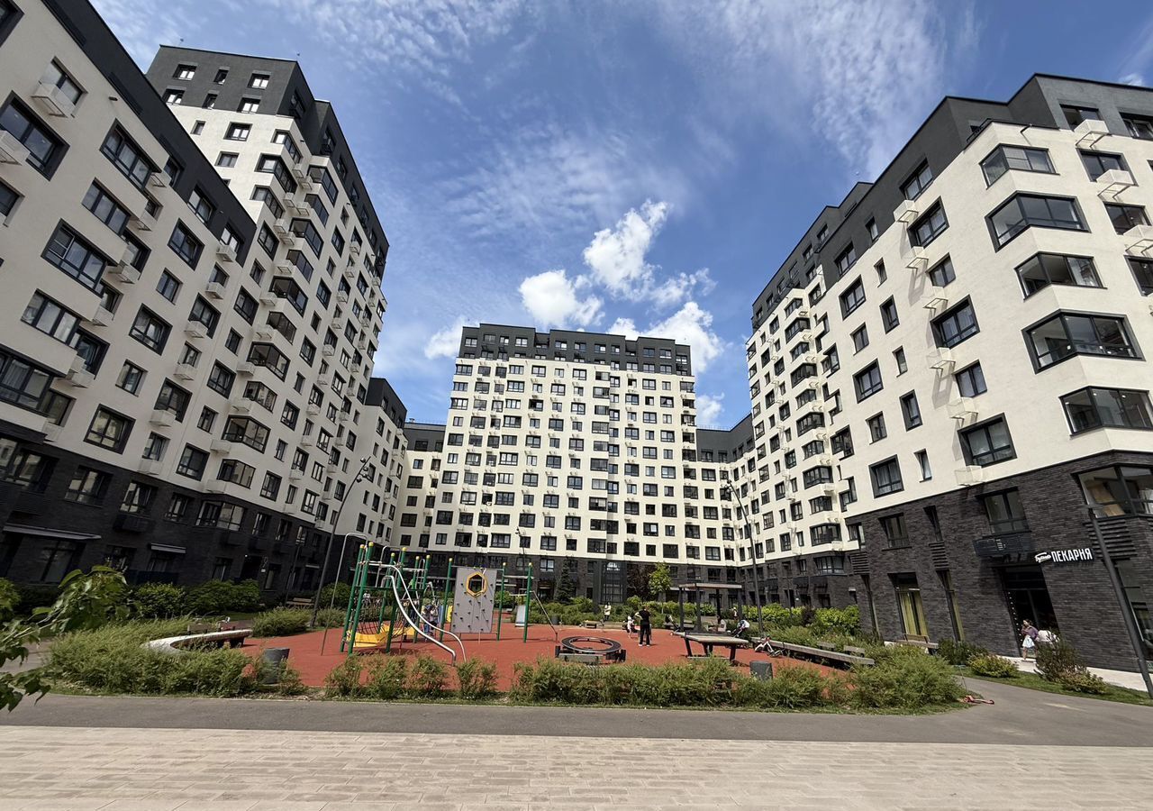 квартира г Москва п Десеновское д Ватутинки новые Ватутинки мкр. «Центральный» ТиНАО Троицк ул 4-я Нововатутинская 15к/1 р-н Десёновское, Московская область фото 1