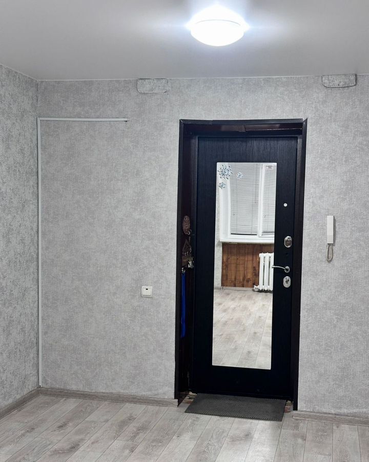 комната г Омск р-н Советский пр-кт Мира 30б фото 2