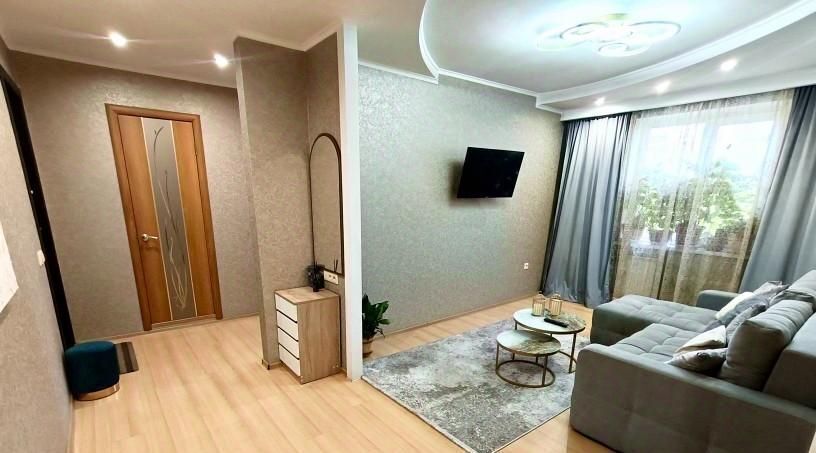 квартира г Новокузнецк р-н Куйбышевский ул Вокзальная 6 фото 1