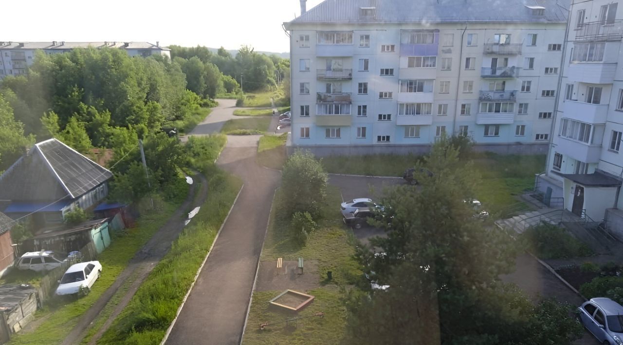 квартира г Осинники ул Тобольская 24 фото 1