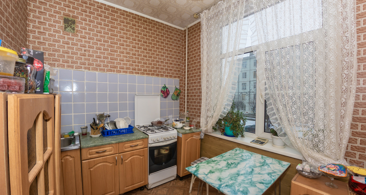 квартира г Череповец р-н Индустриальный ул Ленина 110 м-н фото 2