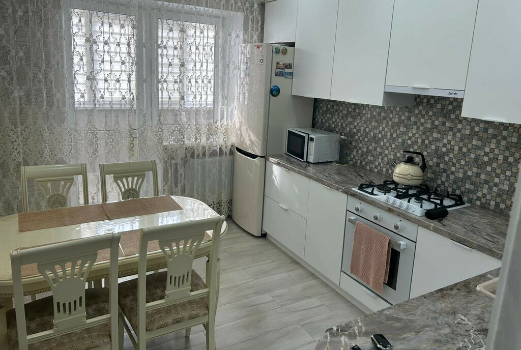 квартира р-н Ейский г Ейск ул Свободы 38/1 фото 1