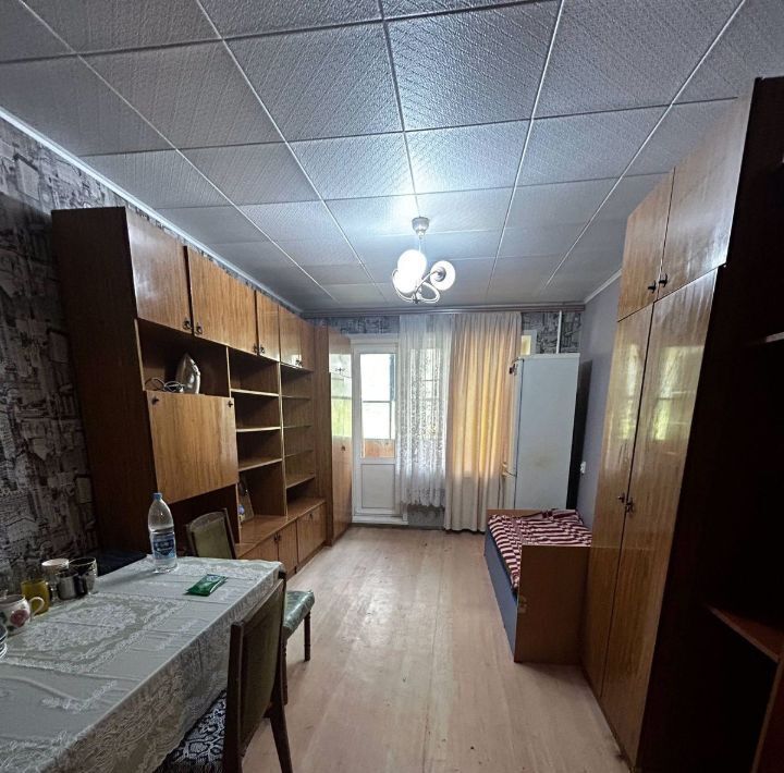 комната г Тольятти р-н Автозаводский ул Революционная 30 фото 1