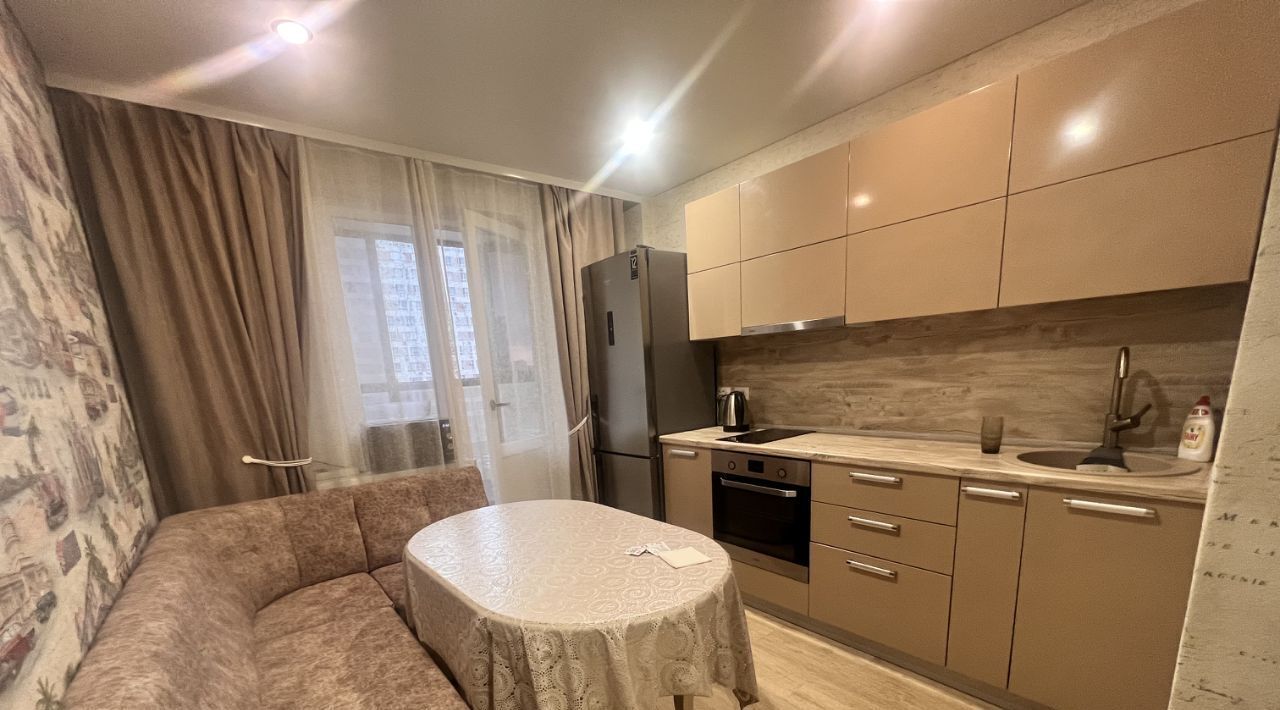 квартира г Тольятти р-н Автозаводский ул 40 лет Победы 43 фото 4