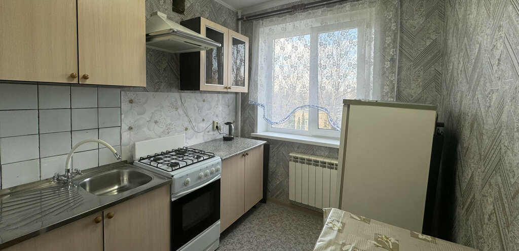 квартира г Саратов ул им Лебедева-Кумача В.И. 72а фото 3