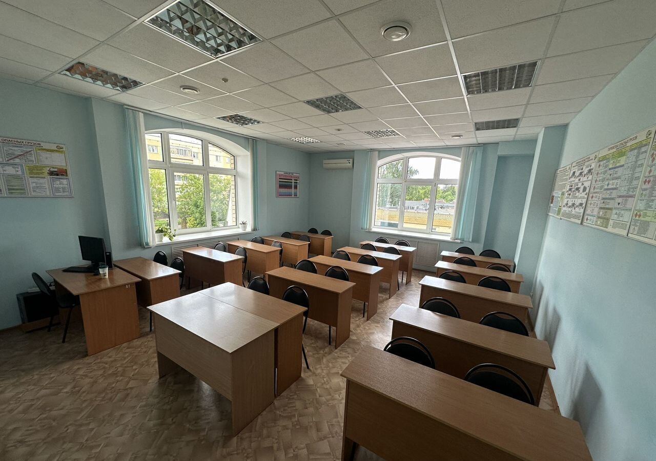 офис р-н Нижнекамский г Нижнекамск пр-кт Химиков 18 Республика Татарстан Татарстан, муниципальное образование Нижнекамск фото 3